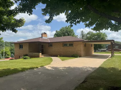 824 Brown St, Jackson, MN 56143