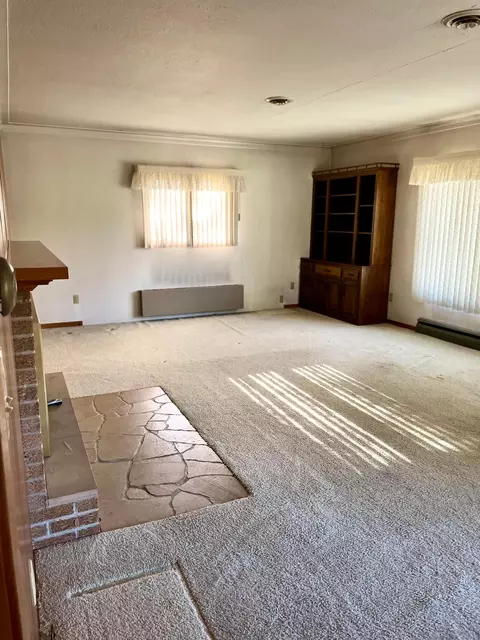 Living - 824 Brown St, Jackson, MN 56143 photo 1 of 4