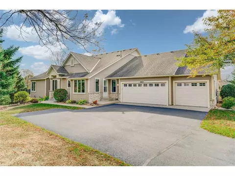 8819 Stonebrooke Ct, Woodbury, MN 55125