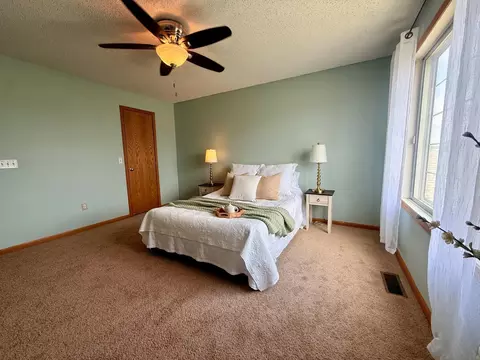 1825 Southcross Dr W #2306, Burnsville, MN 55306
