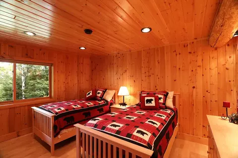 Bedroom - 3819 Dorem Dr, Ely, MN 55731 photo 5 of 6