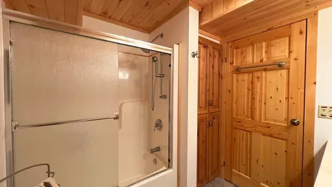 Bath - 3819 Dorem Dr, Ely, MN 55731 photo 6 of 6