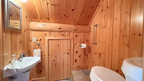 Bath - 3819 Dorem Dr, Ely, MN 55731 photo 3 of 6