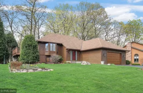 18603 Kristie Ln, Eden Prairie, MN 55346