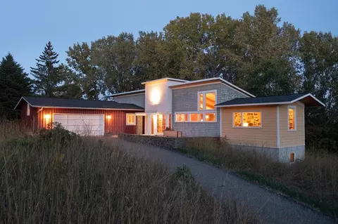 6 Robb Farm Rd, North Oaks, MN 55127