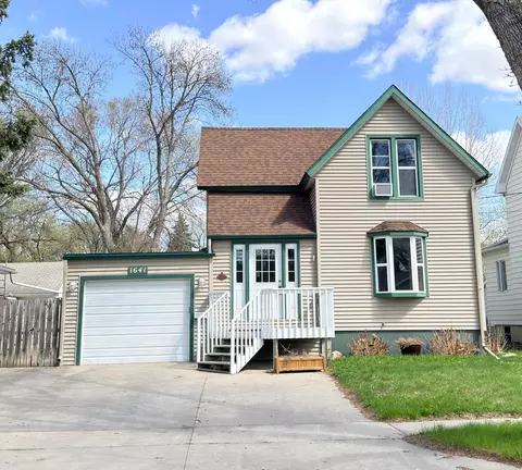 1641 8th Ave S, Fargo, ND 58103