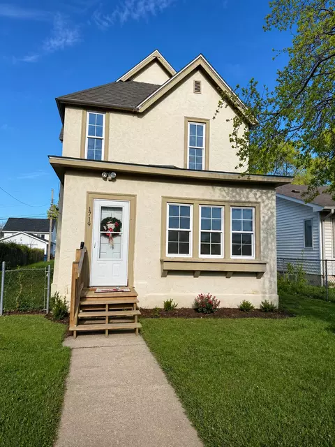 1719 Queen Ave N, Minneapolis, MN 55411