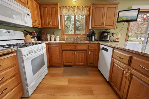 Kitchen - 11015 Terry Rd, Avon, MN 56310 photo 2 of 3