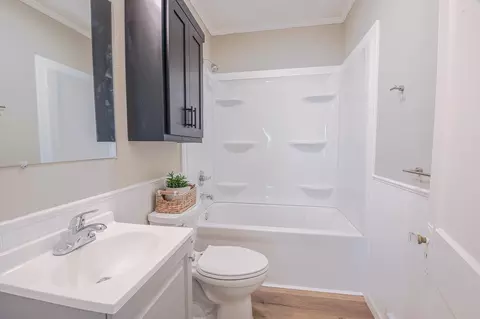 Bath - 1032 16th Ave S, Saint Cloud, MN 56301 photo 1 of 1