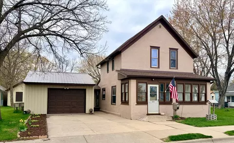 366 Genessee St, Paynesville, MN 56362