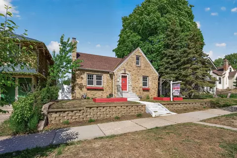 4048 17th Ave S, Minneapolis, MN 55407