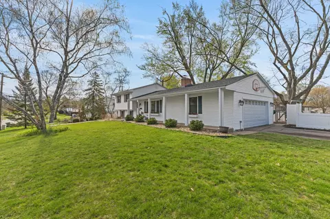 8845 23rd Ave N, Golden Valley, MN 55427