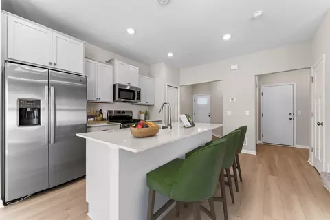 1526 Trellis Ln, West Saint Paul, MN 55118