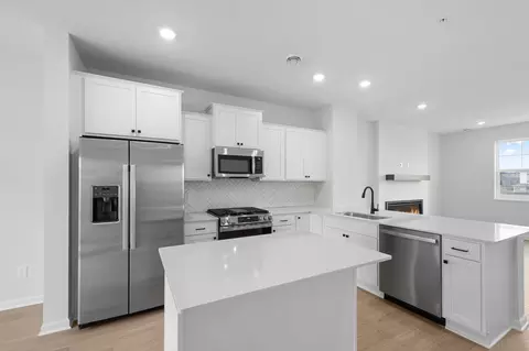 1525 Trellis Ln, West Saint Paul, MN 55118