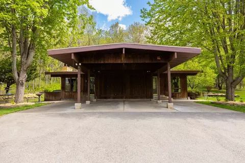 715 Alpine Ln, Holmen, WI 54636