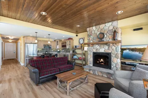 6946 Beach View Ln NW #215-4 TRAPPERS LANDING LODGE, Walker, MN 56484 photo 3