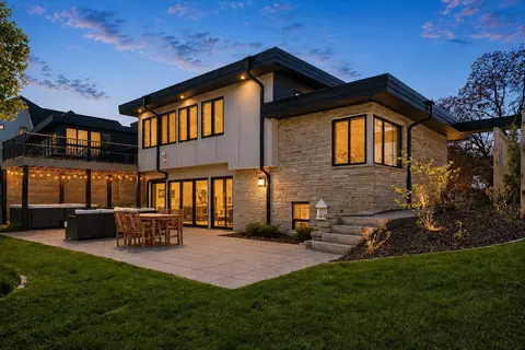 3812 W 57th St, Edina, MN 55410