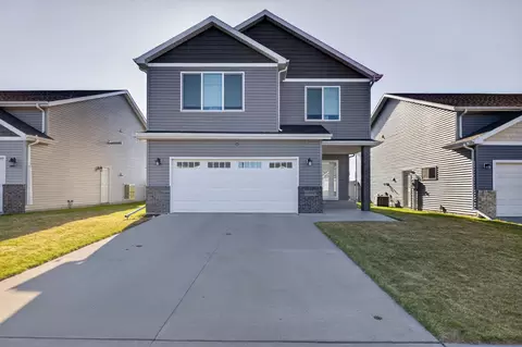 6064 58th St S, Fargo, ND 58104