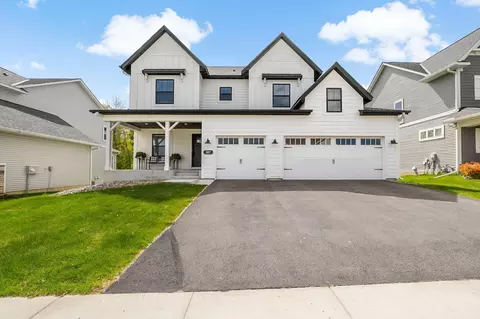 107 Maple Ter, Waconia, MN 55387