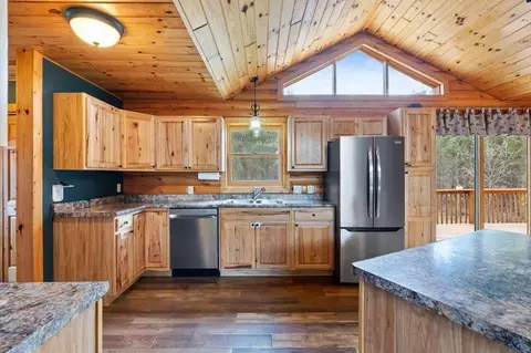 Kitchen - 7367 Hunter Cir, Brainerd, MN 56401 photo 2 of 2
