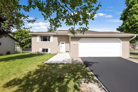 18005 Empire Trl, Farmington, MN 55024
