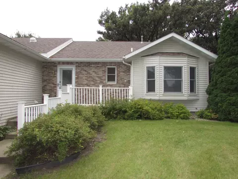 1600 S Prairie Ave, Fairmont, MN 56031