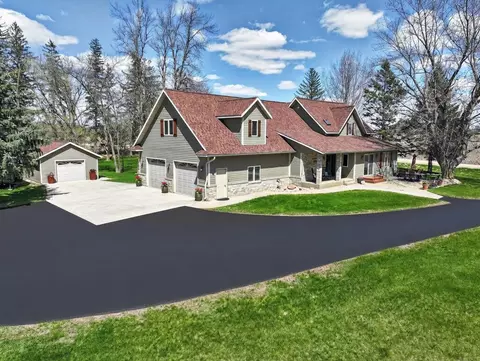 1608 E Lake Jessie Rd SE, Alexandria, MN 56308