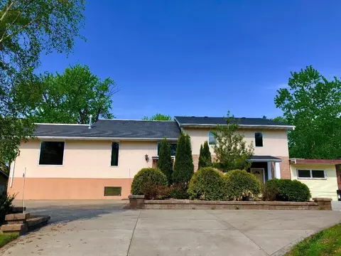 2981 Pilot Knob Rd, Saint Paul, MN 55121