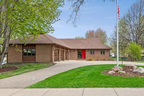 20914 Jacquard Ave, Lakeville, MN 55044