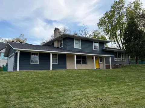 1046 Brooks Ave W, Saint Paul, MN 55113