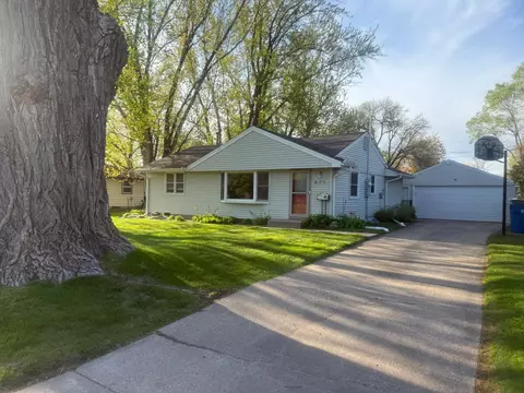 671 Marigold Ter NE, Minneapolis, MN 55432