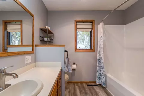 Bath - 62277 142nd St, Mapleton, MN 56065 photo 2 of 4