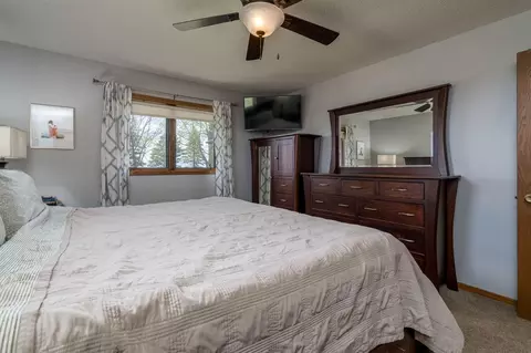 Bedroom - 62277 142nd St, Mapleton, MN 56065 photo 2 of 7