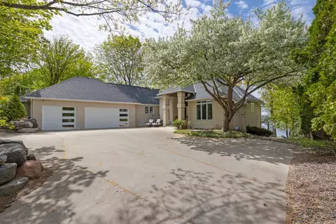 21150 Excelsior Blvd, Excelsior, MN 55331