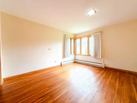 Living - 821 Park St, Jackson, MN 56143 photo 6 of 7