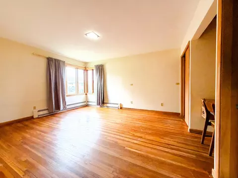 Living - 821 Park St, Jackson, MN 56143 photo 7 of 7
