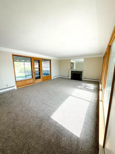 Living - 821 Park St, Jackson, MN 56143 photo 4 of 7