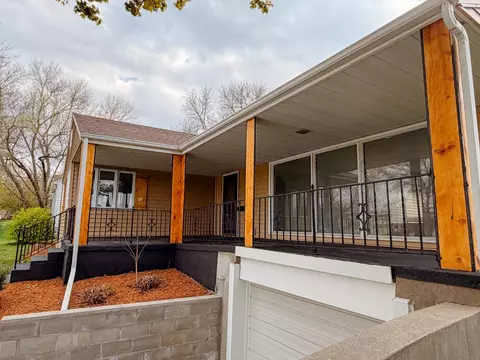 Exterior - 821 Park St, Jackson, MN 56143 photo 3 of 3