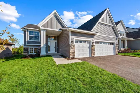 1952 Lusitano St, Shakopee, MN 55379