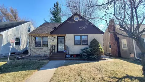 2186 Reaney Ave E, Saint Paul, MN 55119