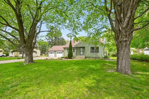 509 31st St NE, Rochester, MN 55906