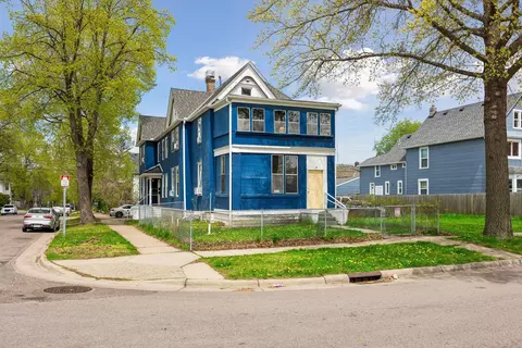 677 Sherburne Ave, Saint Paul, MN 55104