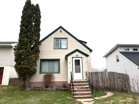 37 E Boundary St E, Ely, MN 55731