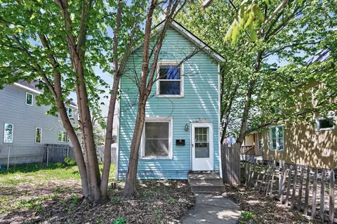 3103 James Ave N, Minneapolis, MN 55411