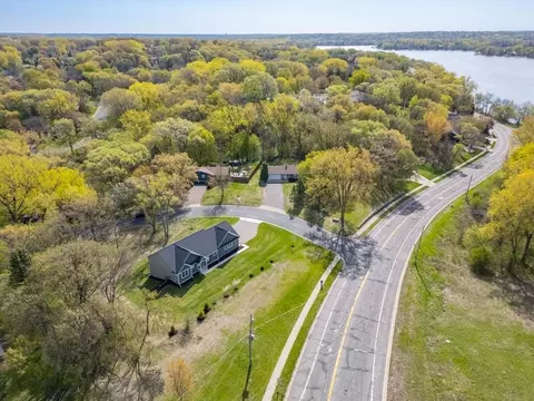 15110 Eileen Cir, Burnsville, MN 55306