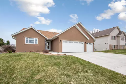 2214 Hulett Ave, Faribault, MN 55021