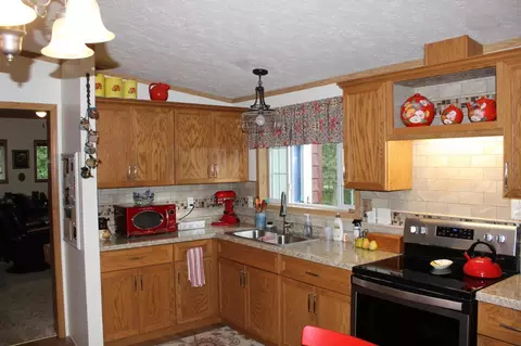 Kitchen - 1707 Crosby Ct SE #4, Bemidji, MN 56601 photo 3 of 3