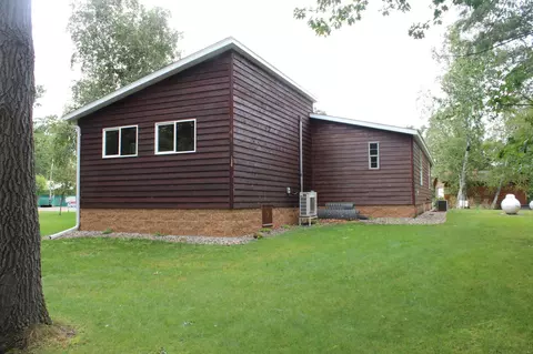 Exterior - 1707 Crosby Ct SE #4, Bemidji, MN 56601 photo 2 of 6