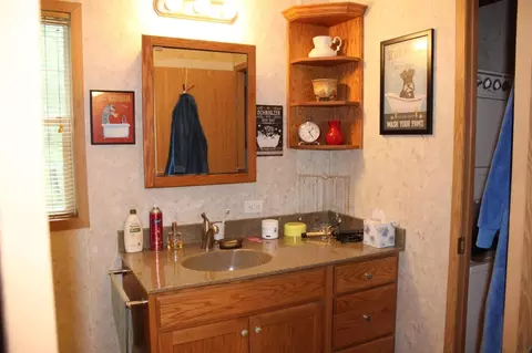 Bath - 1707 Crosby Ct SE #4, Bemidji, MN 56601 photo 1 of 3