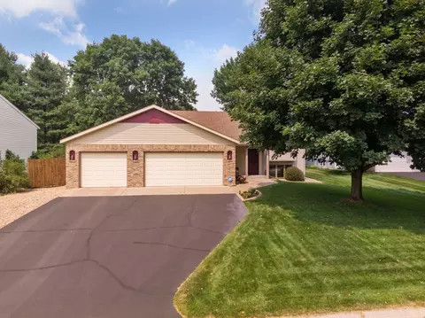 9021 Jareau Ave S, Cottage Grove, MN 55016